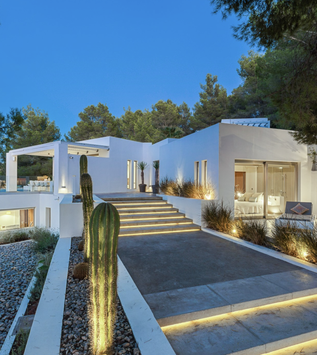 Resa Estates Ivy Cala Tarida Ibiza  luxe woning villa for rent te huur house night main 1.png